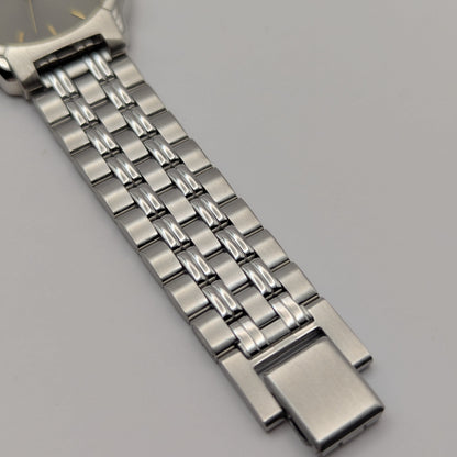 Seiko Quartz V701-2850