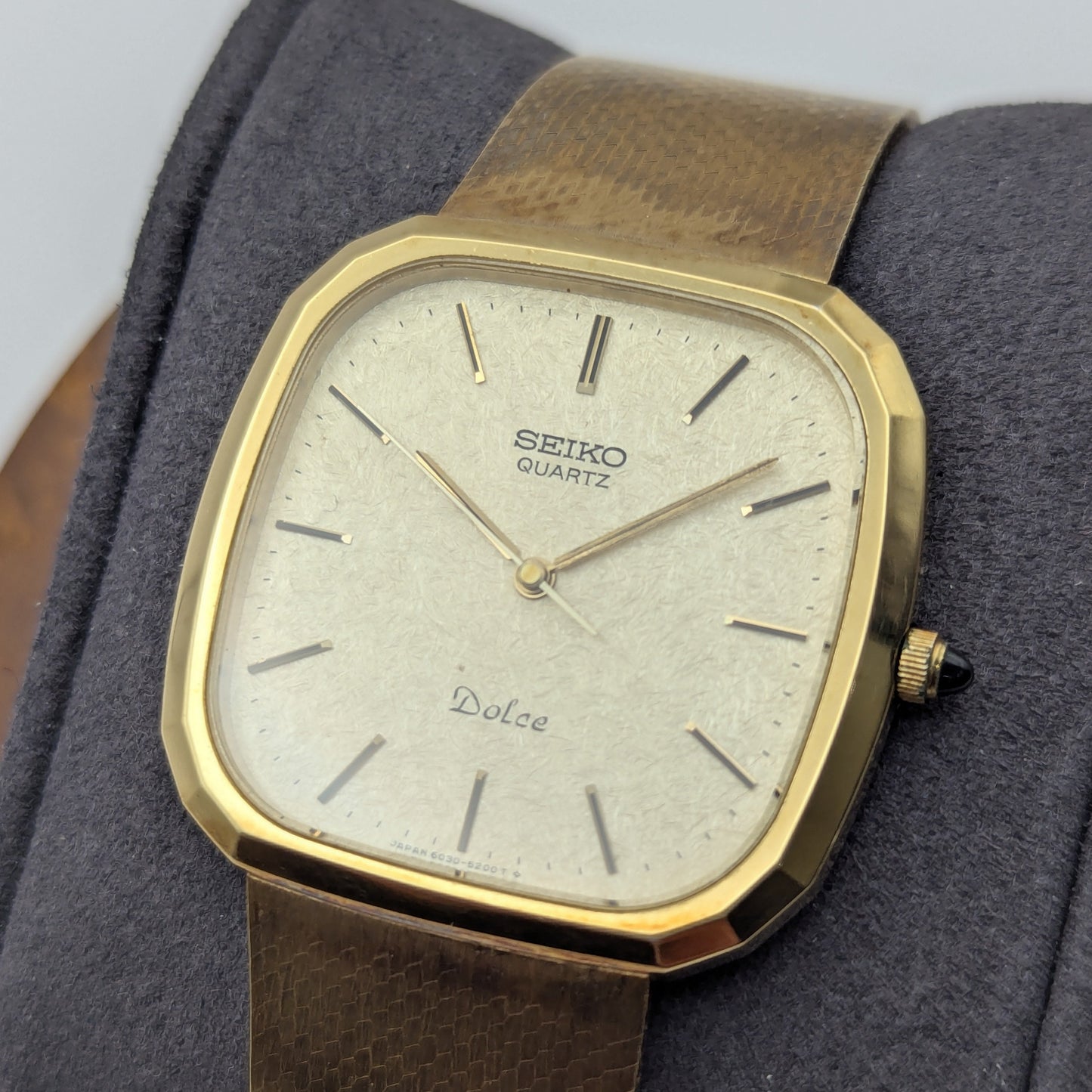 Seiko Quartz Dolce 6030-5200 Gold Flake