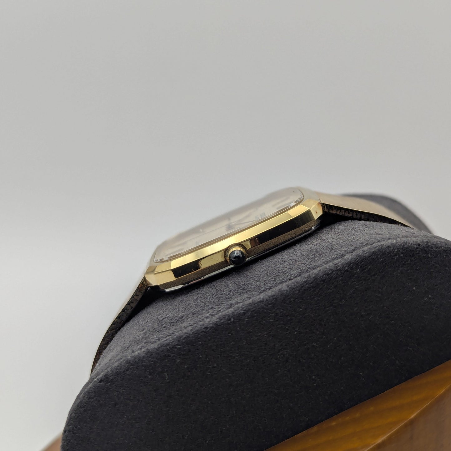 Seiko Quartz Dolce 6030-5200 Gold Flake